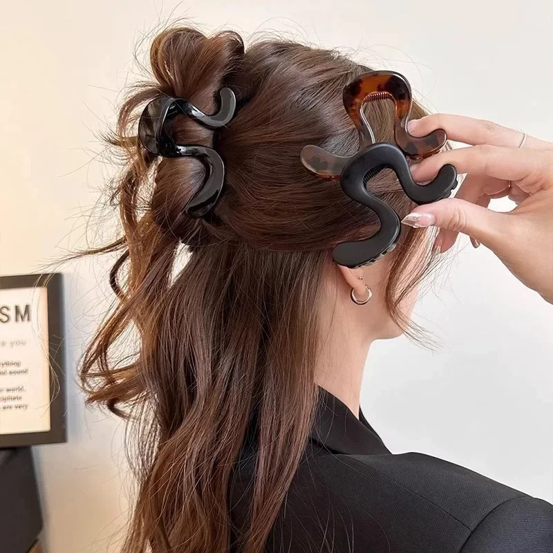 Geometric Design Hair Claw Cli - огляд і ціна Women Accessories Shop Design